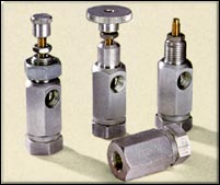 Right angel flow control valves